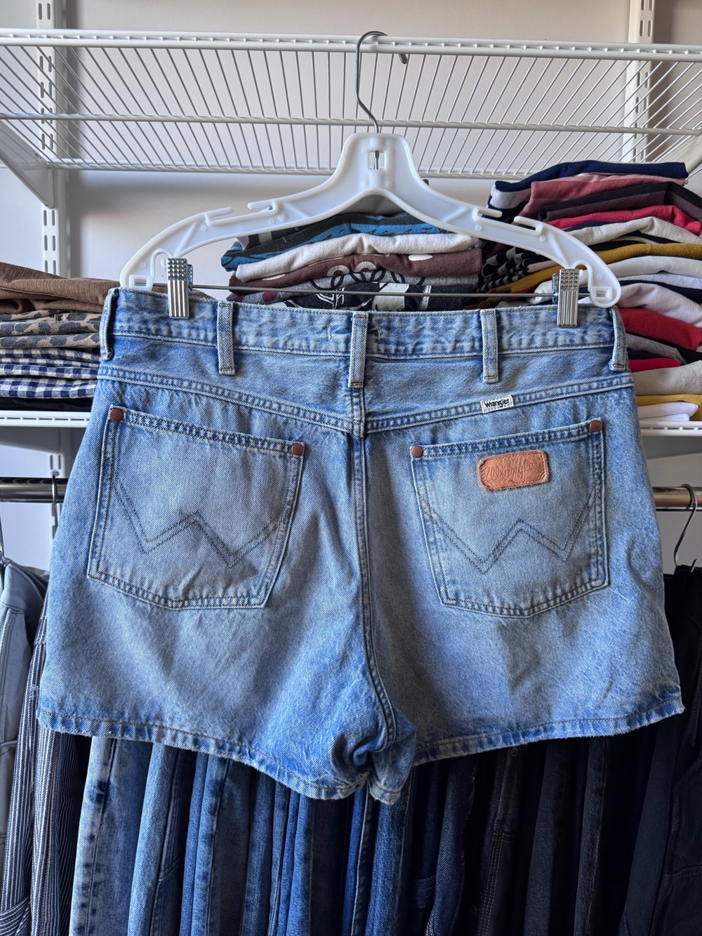 Wrangler Women’s pale blue denim shorts size 32